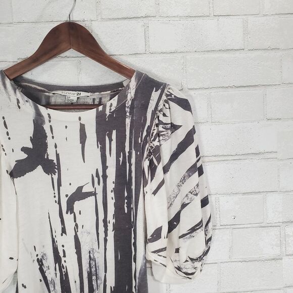 Forever 21 cute bird abstract top - Picture 4 of 13